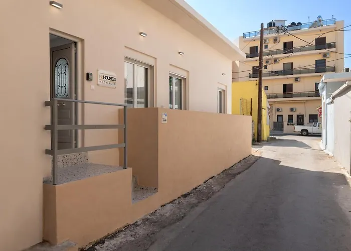 Michalis Nchouse 33